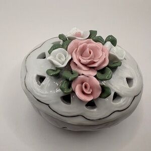 Vintage White & Pink  Roses Trinket Oval Ceramic Box Made in China